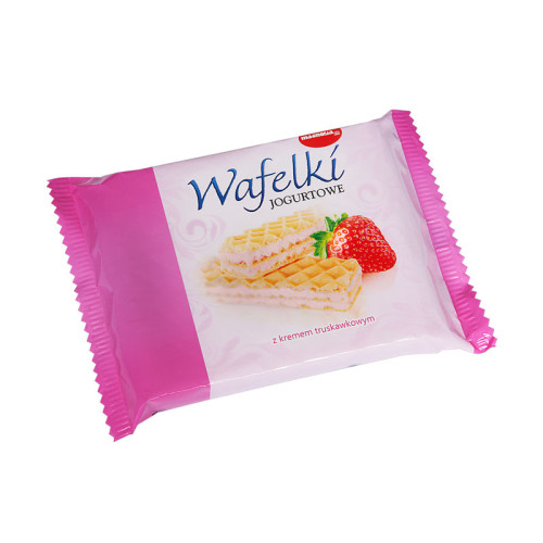 Wafers with yoghurt-strawberry flavoured filling